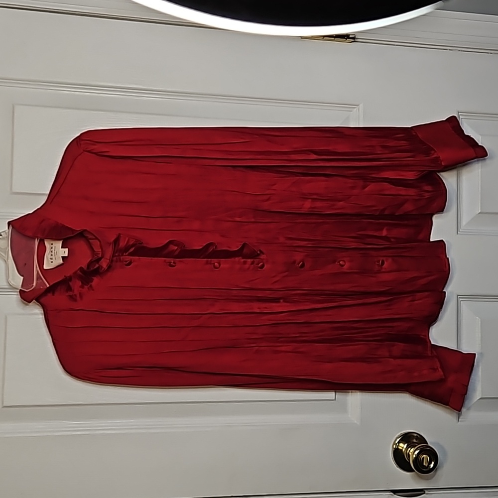 Sezane holiday ruffle. Red Shirt in deep red (FR 38)